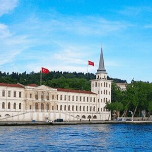 Veranstaltung: Dolmabahce Palace: Skip The Line Ticket + Audio Guide + Bosphorus Cruise, Dolmabahce Palace in Istanbul