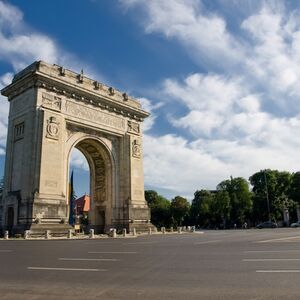 Veranstaltung: Bucharest Sightseeing Tour & The National Village Museum, Romanian Athenaeum in Bucharest