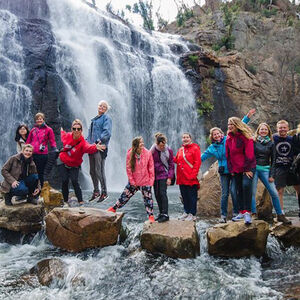 Veranstaltung: Grampians National Park and Kangaroos visiting MacKenzie Falls from Melbourne, Brambuk National Park and Cultural Centre in Halls Gap