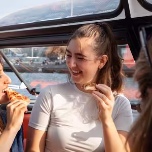 Veranstaltung: Amsterdam: Lovers Canal Cruise with New York Pizza & Unlimited Drinks, Amsterdam Canal Cruises in Amsterdam