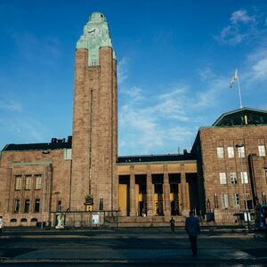 Veranstaltung: Helsinki: Guided Walking Tour with a Sociologist, Day Trips from Helsinki in Helsinki