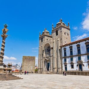 Veranstaltung: Meio Dia: Visita Guiada com Adega e Degustação de Vinhos, Porto Helicopter Tours in Porto