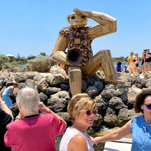 Veranstaltung: Mandurah: Giant & Dolphin Guided Sightseeing Cruise, Mandurah Cruises in Mandurah