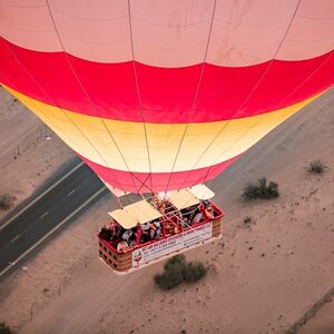 Veranstaltung: Dubai Hot Air Balloon Flight with Hotel Transfers, Dubai Hot Air Balloon Tours in Dubai