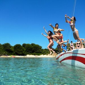 Veranstaltung: Bahía de Fornells: Crucero en catamarán de medio día, Day Trips from Menorca in Fornells