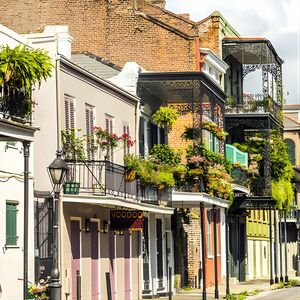 Veranstaltung: Eras of New Orleans: A History Lovers Walking Tour, Witches Brew Gallery & Oddities Shop in New Orleans