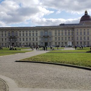 Veranstaltung: Berlin: Unter den Linden Private Guided Tour, Berlin in berlin